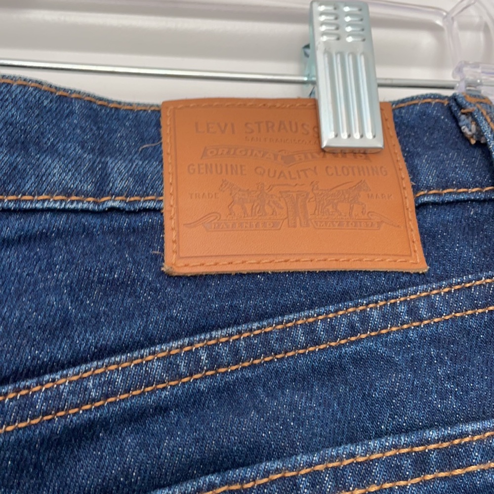 *Like New* Levi Dark Blue Wedgie Size 26 - Picture 6 of 11
